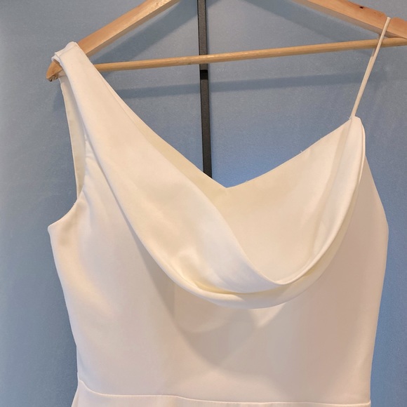 Elavonza Bridal “Peru” Dress • US Size 4 • Elegant & Simple - Picture 4 of 8